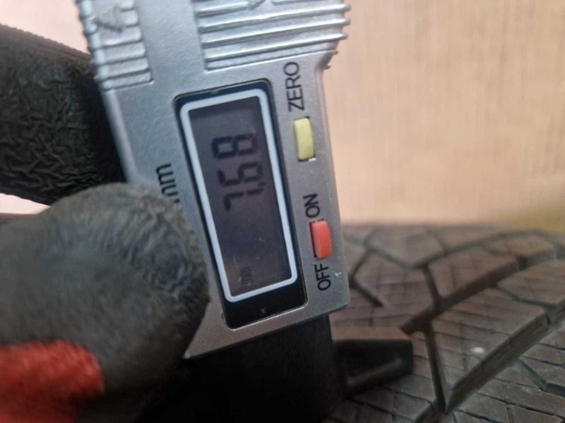 2 Pirelli R17 225/55
зимни гуми 
DOT3922