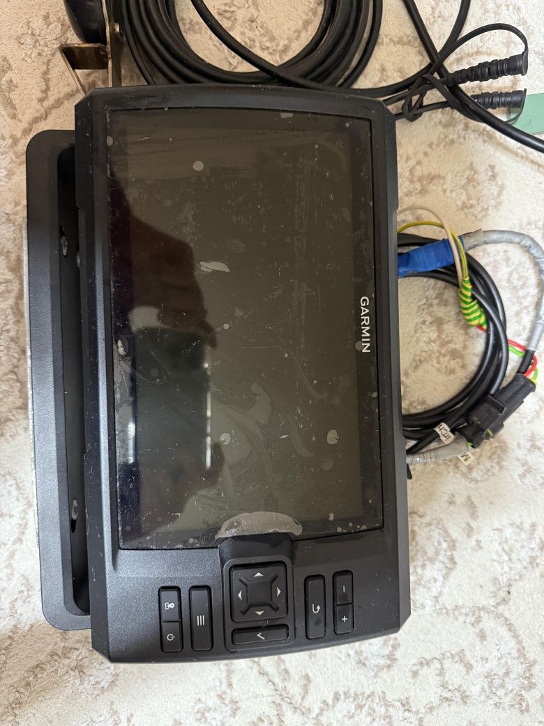 Эхолот Garmin striker vivid 9sv Гармин - Охота / рыбалка Уральск на Olx