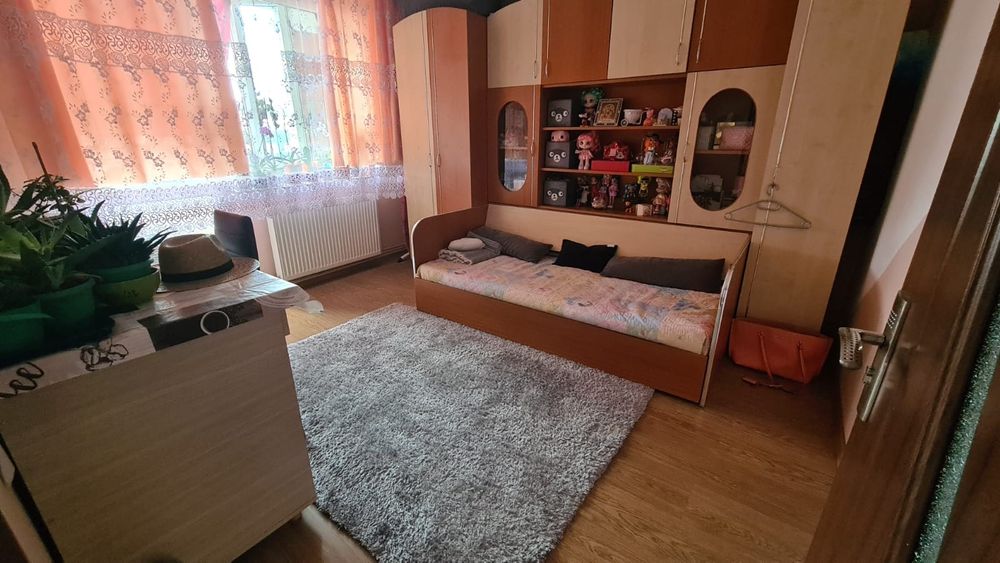 De vânzare apartament 3 camere