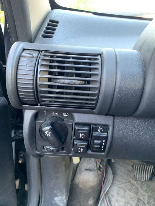Opel tigra  машина