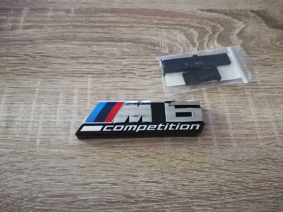 Предна решетка сребриста емблема BMW M6 Competition
