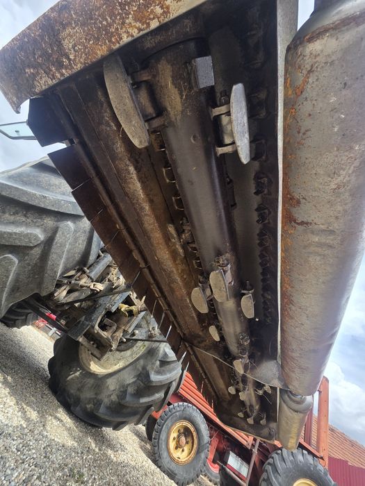 Tocatoare in tiranti la tractor resturi si păsune de 3m HMF 2004