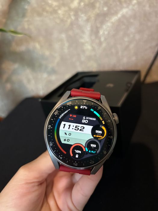 Часовник Huawei GT 3 PRO