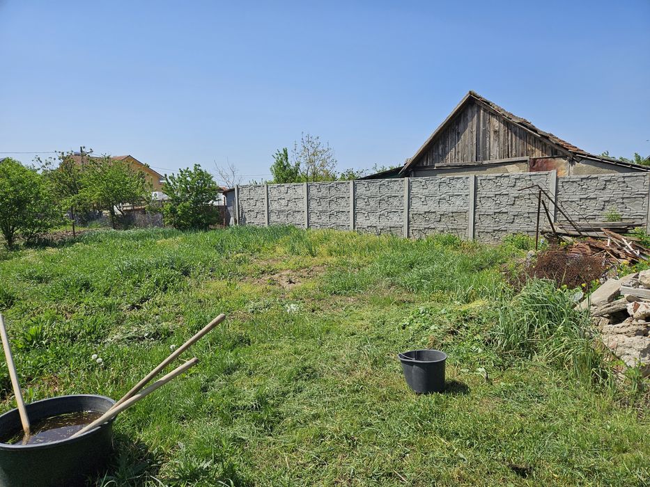 Casa de vânzare cu teren de 744 mp în Cihei