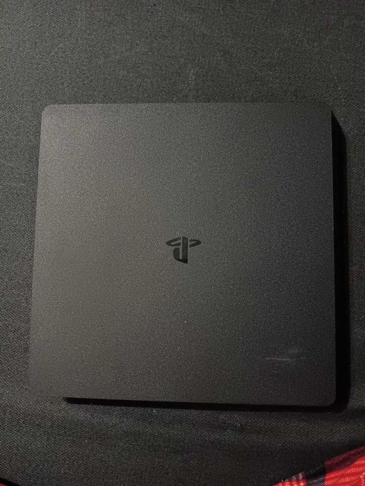 PLAY STATION 4 1TB, 3 console și 15 jocuri