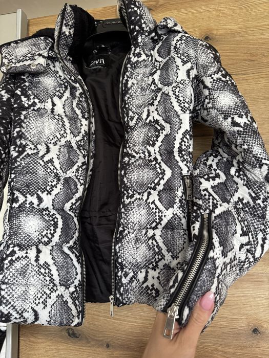 Дамско шарено яке Zara