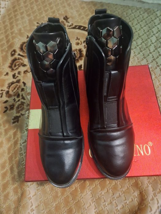 Ботинки женские 39 размер