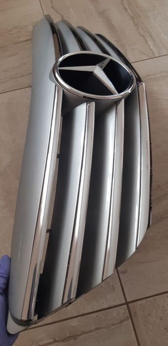 W245 решетка с емблема Мерцедес Б класа 2005-2008