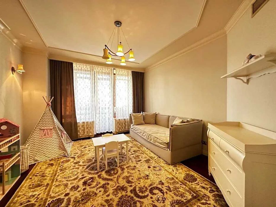 Дава се под наем Тристаен апартамент в София, Зона Б-5 - 95 кв.м за 816 € - Снимка #2