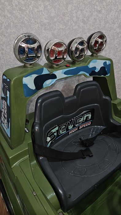 Продам машинку на аккумуляторе