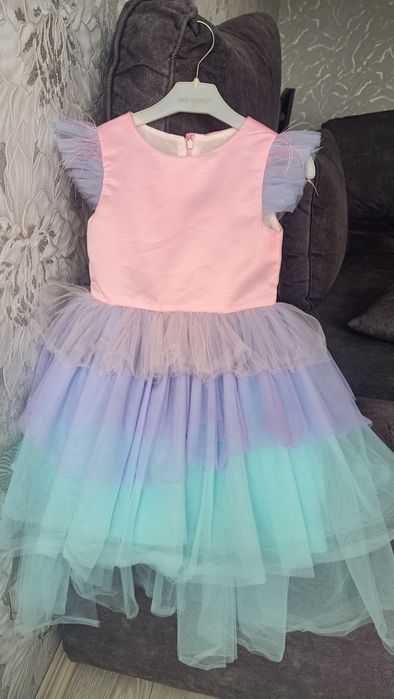 Продам платье для девочки, нарядное