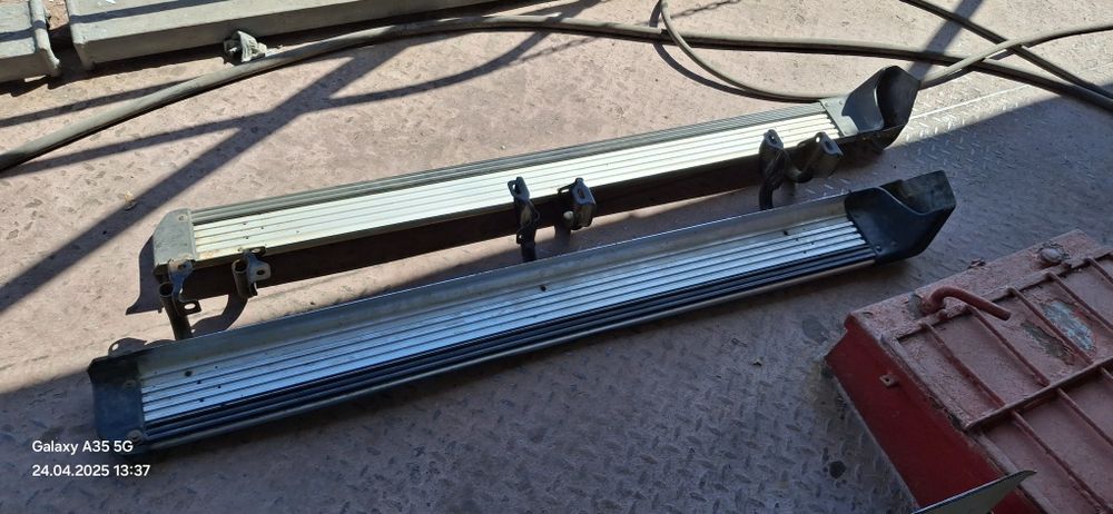 Продам подножки Pajero 2