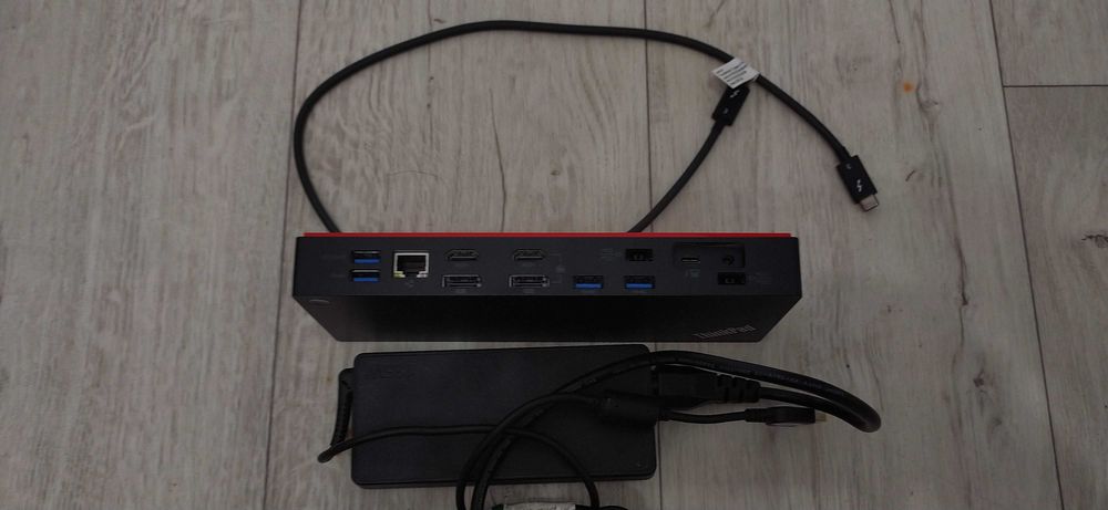 Докстанция Lenovo Thunderbolt 3, Gen2