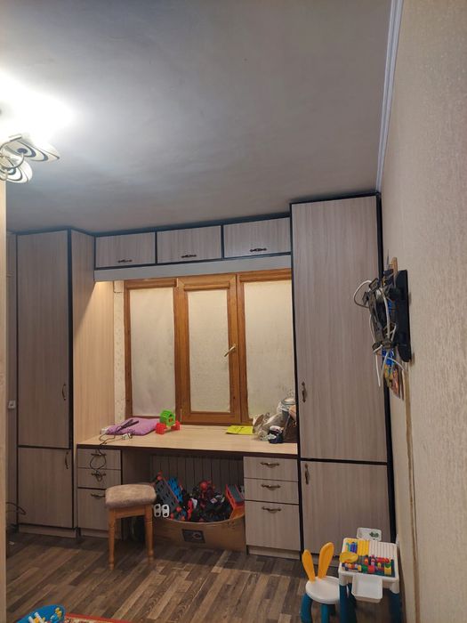 шкаф, очень вместительный