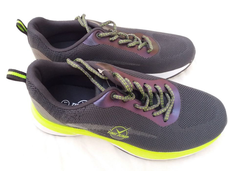 Мужская кроссовка