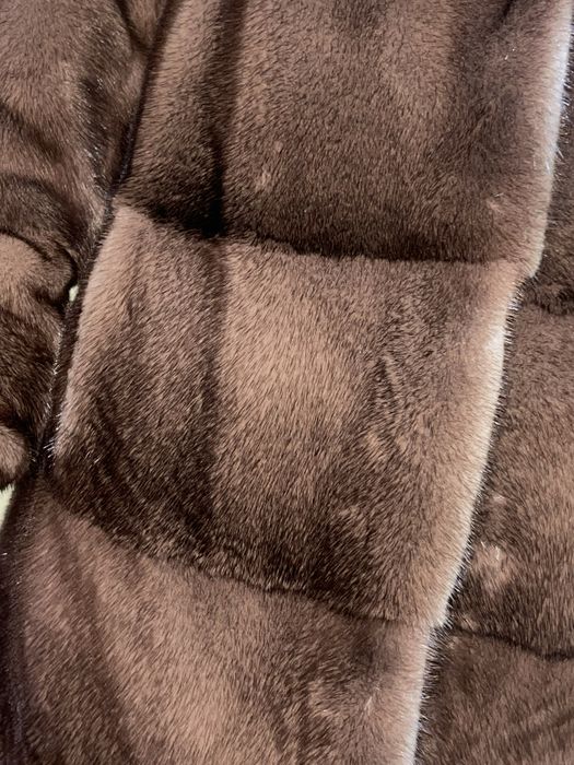 Срочна Шуба сатылады