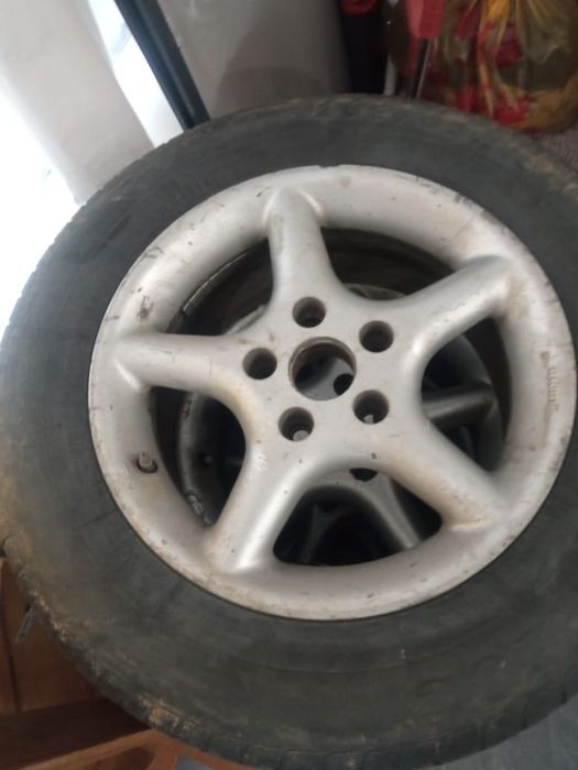 Продам автошины с диском на 205/65 Р15