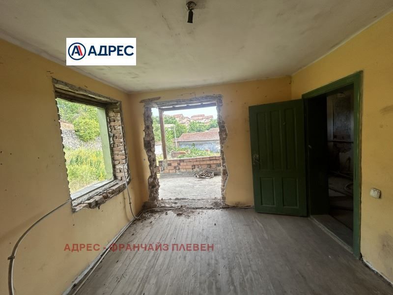 Продава се Къща в с. Петърница, Област Плевен - 140 кв.м за 91 €/кв.м - Снимка #8