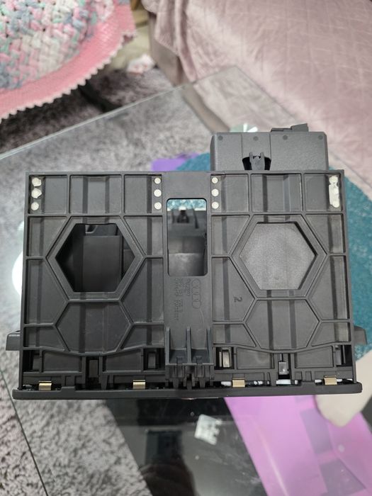 Audi A3 8P  климатроник + централна конзола комплект + бутони