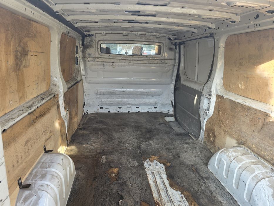 Vand Renault Trafic marfa utilitara 2011