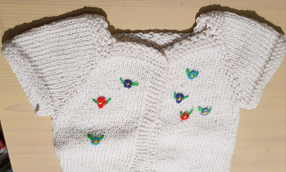 Вълнена фанела ръчно плетена и лигавче