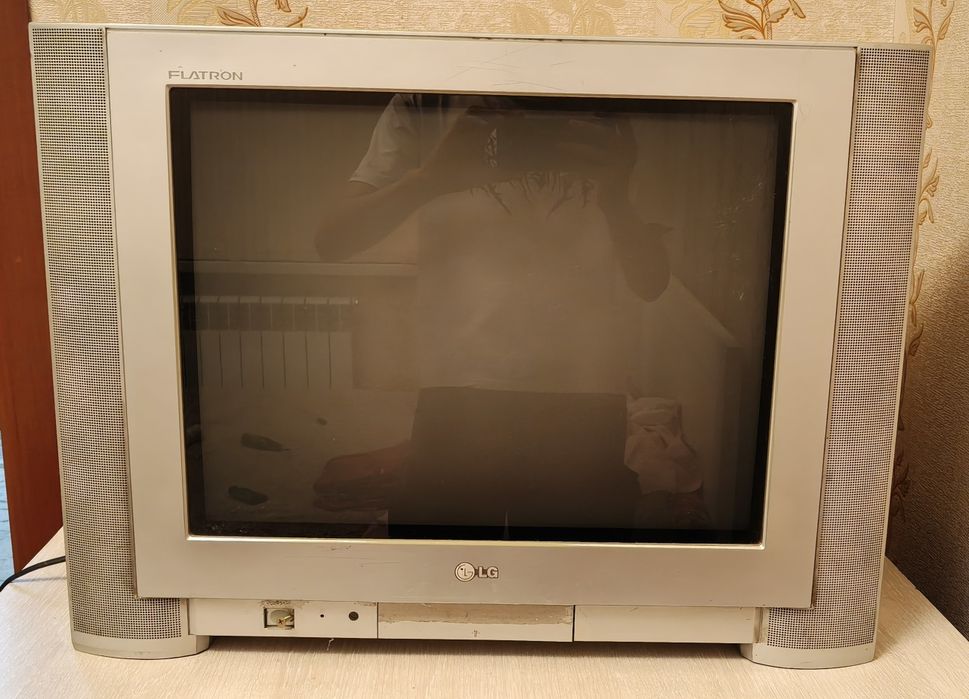 Телевизор LG Flatron б/у
