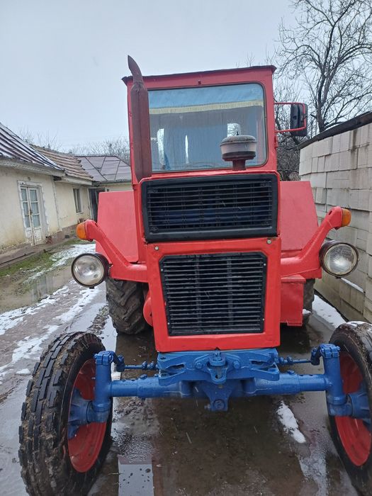 Vând tractor U650