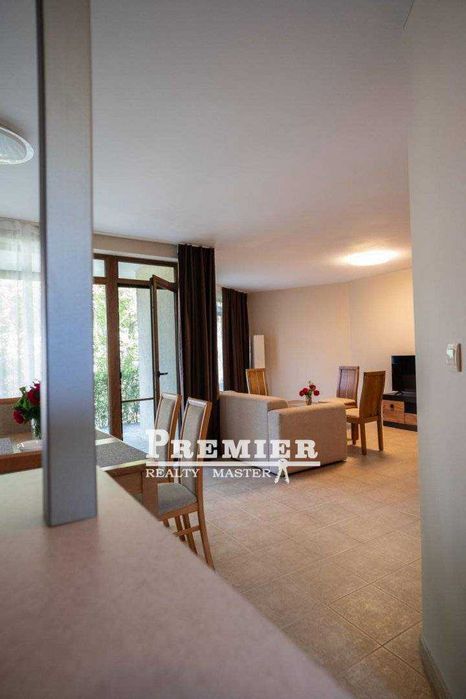 Продава се напълно оборудвана и обзаведена двуетажна къща