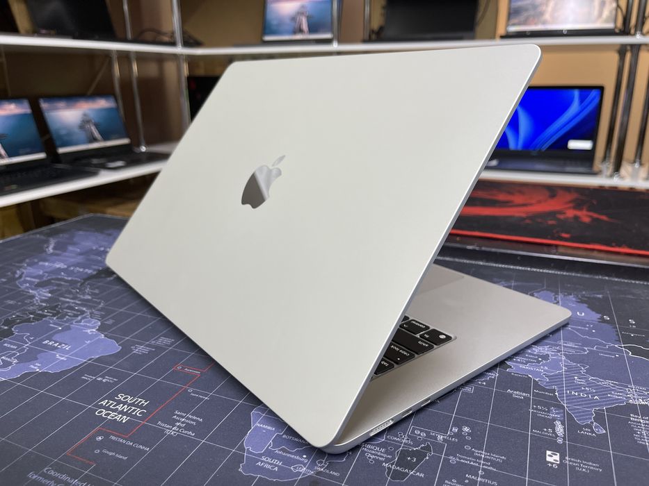 Macbook Air 15 M2/8Gb/SSD256GB