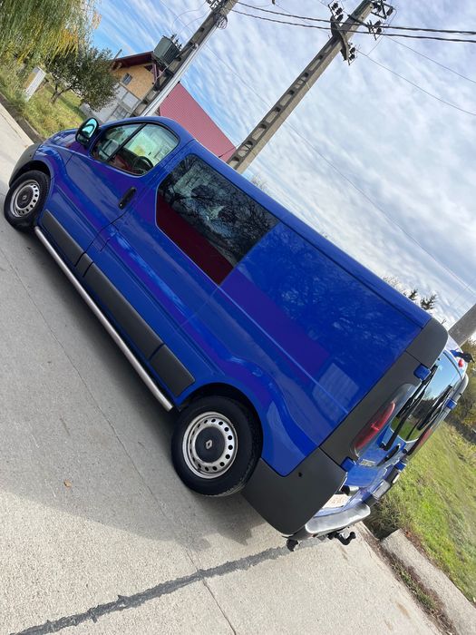 Vând Renault trafic maxim de lung cu 6 locuri și duba 1.9 dci
