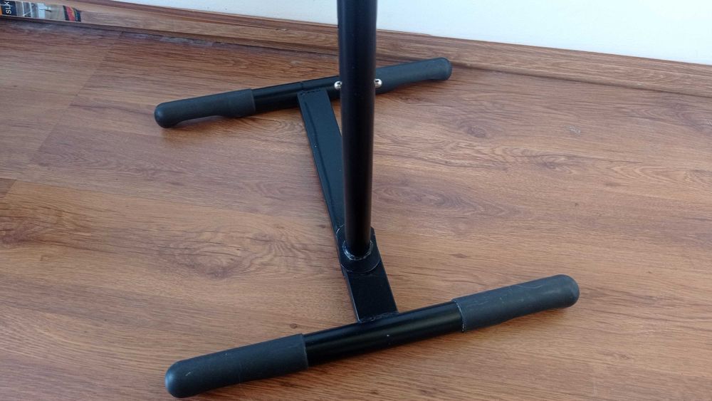 Масивна Метална Стойка за Лаптоп / Прожектор / Миксер Ноти Регулируема