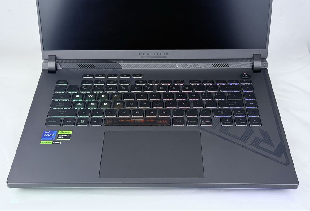 Лаптоп ASUS ROG Strix G16 i7-13650HX 16RAM 512GB SSD NVIDIA 4060