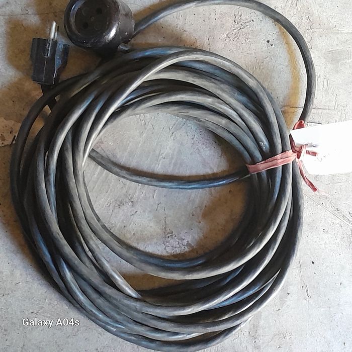 Продавам трижилен и двужилен кабел