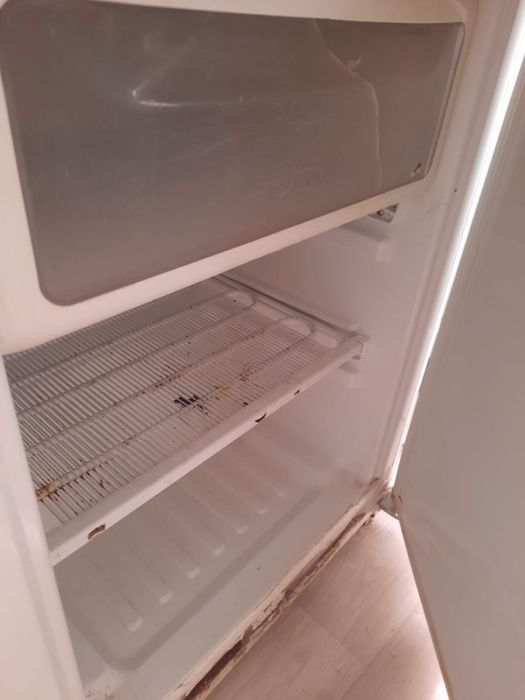 Холодильник б/у ……
