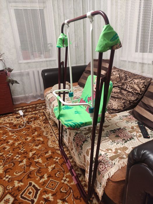 Продам детскую качелю