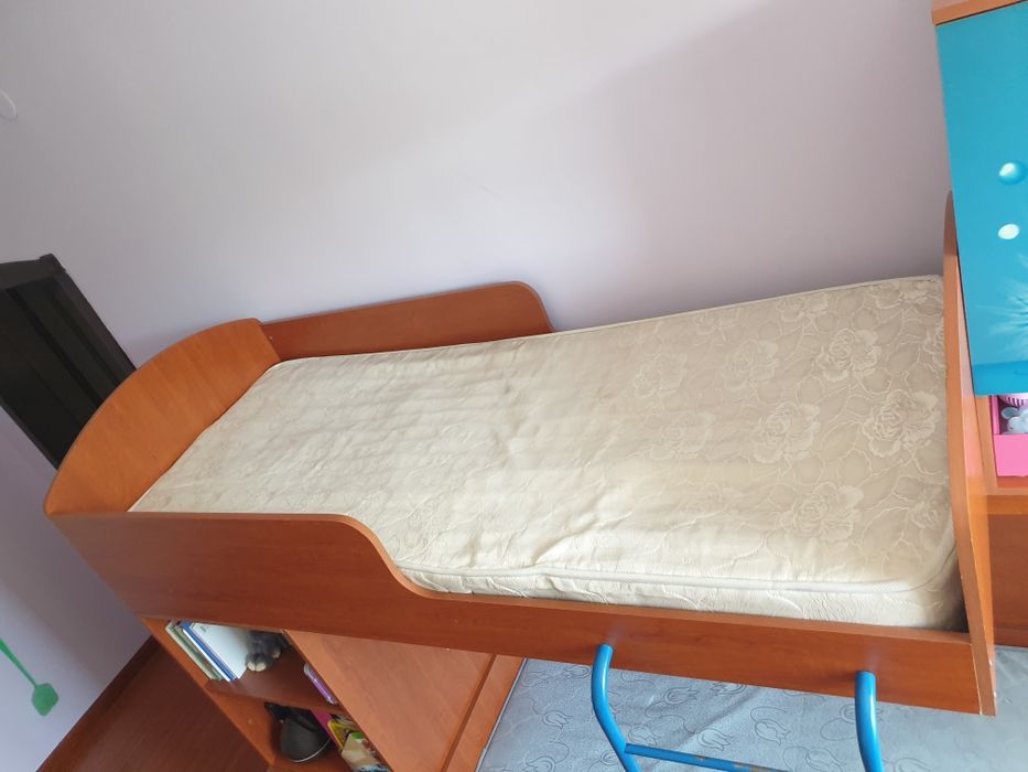 Двухъярусная кровать