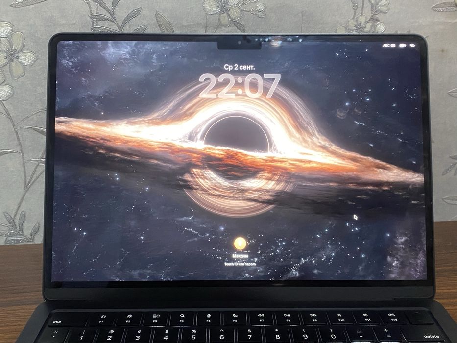 Macbook M2/256Гб/8Гб