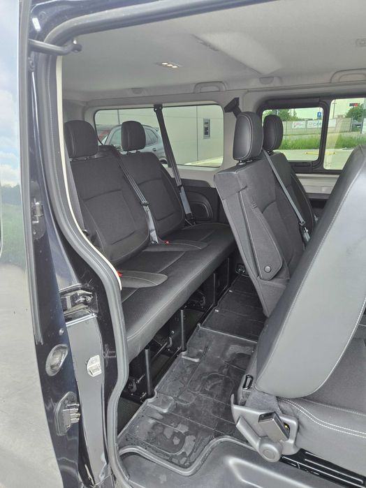 Inchiriere microbuze NOI  7+1 / 8+1 locuri / rent a car / rent a bus / rent a van