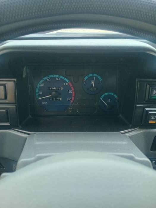 Damas srochna sotiladi