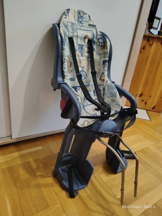 Продавам детско столче за колело.