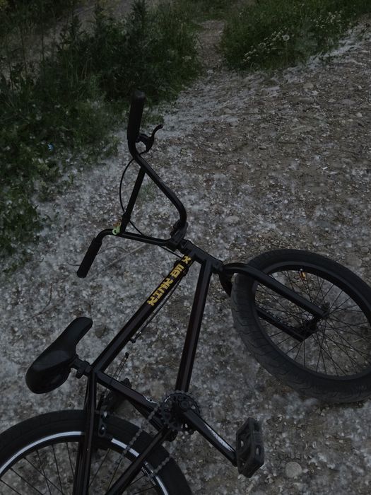 Велосипед BMX в хорошем состоянии