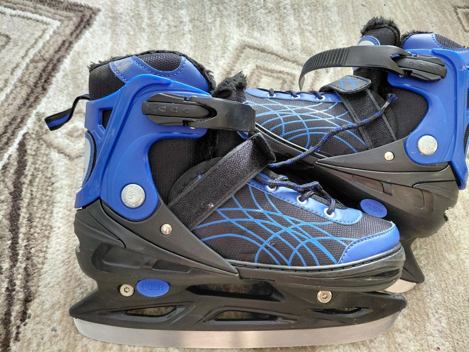 Продам коньки детские.