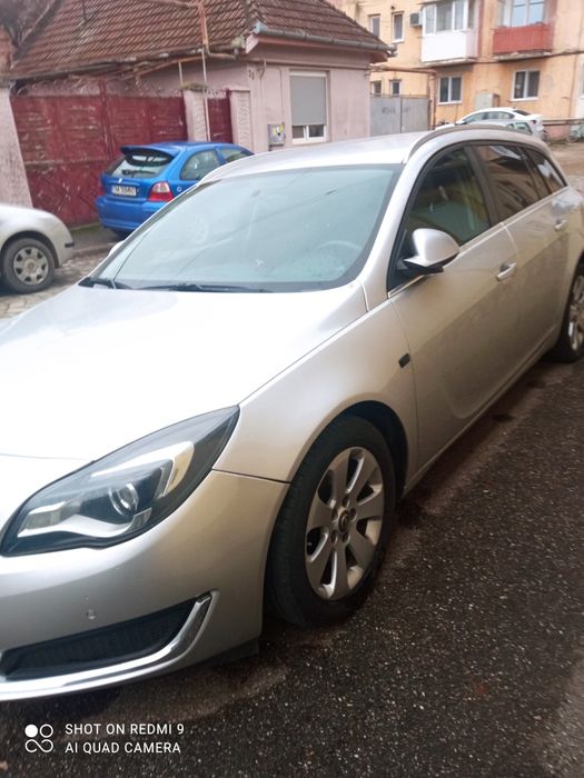 Mașina Opel Insignia