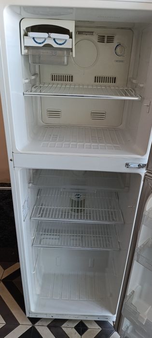 Продается холодильник Samsung