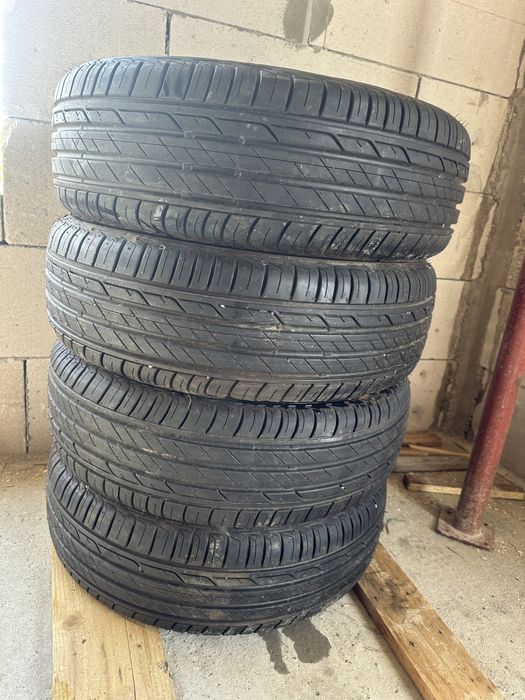 Vând caucicuri Bridgestone 195/60 r 16