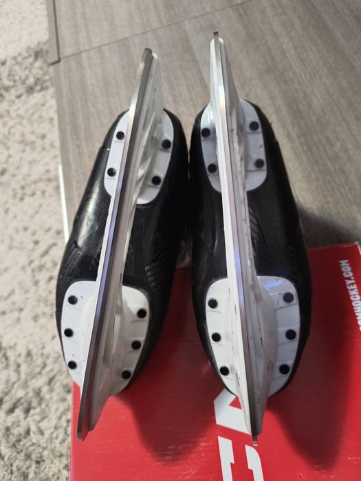 Patine hockey CCM mărimea 36