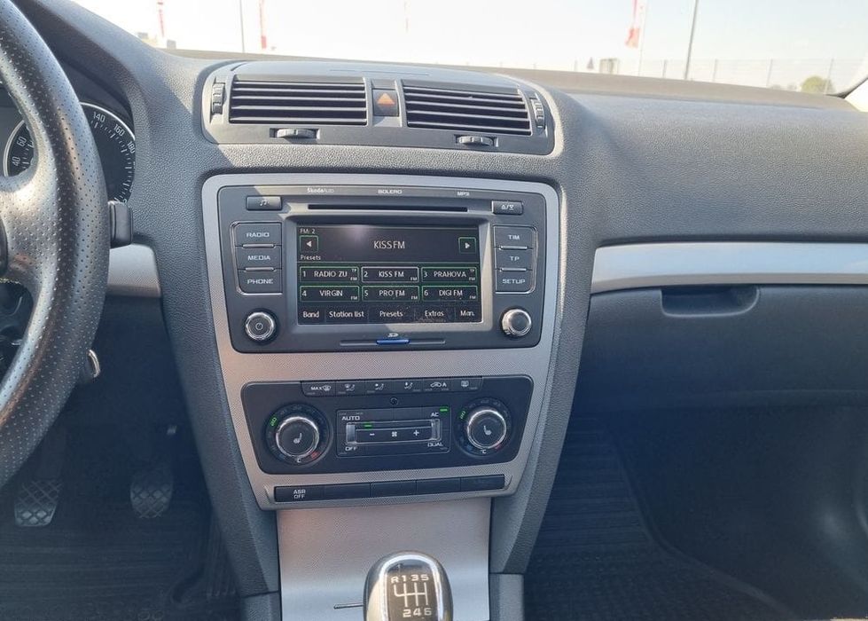SKODA Octavia 2013 — imagine 3