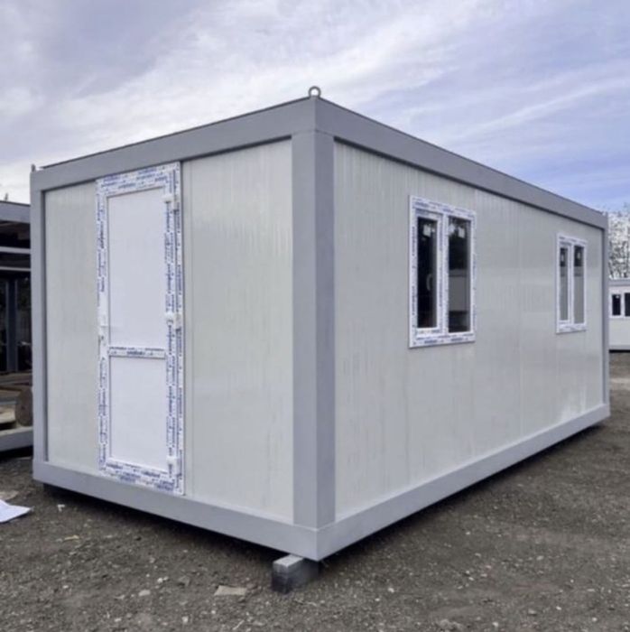 Garaje auto din structura metalica si panou sandwich termoizolant