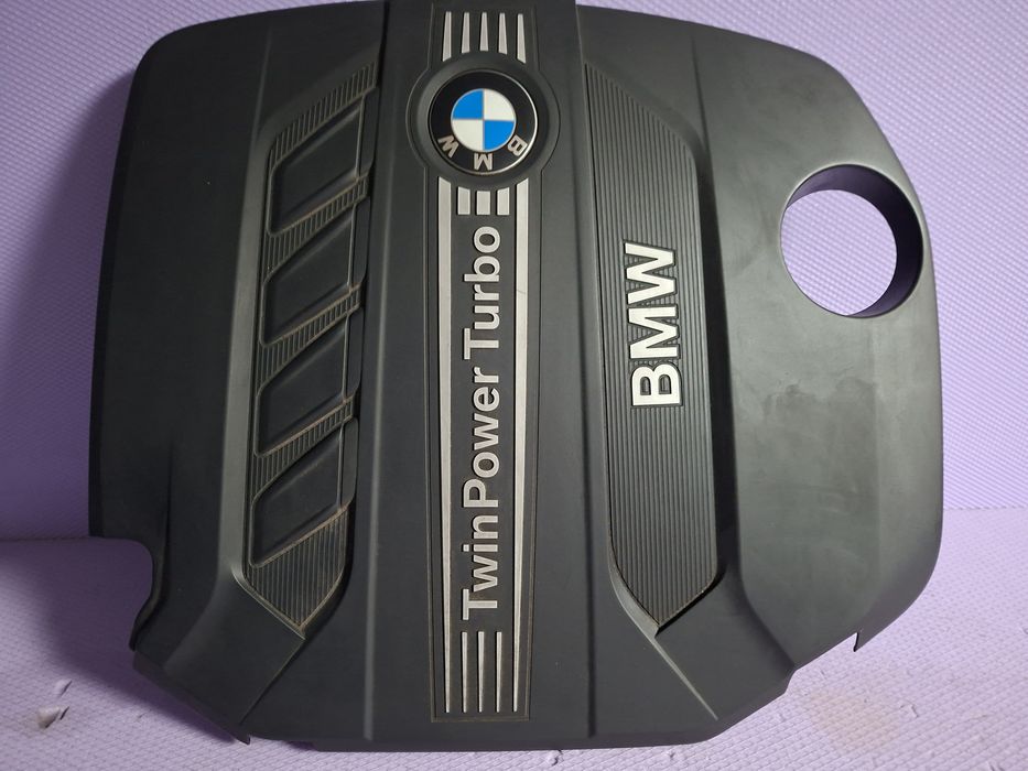 Capac motor N47 16D 20D BMW F20 F21 F22 F30 F31 F32 F33 F34 F36 Cod 7810800 Cod 7810802 in stare foarte buna