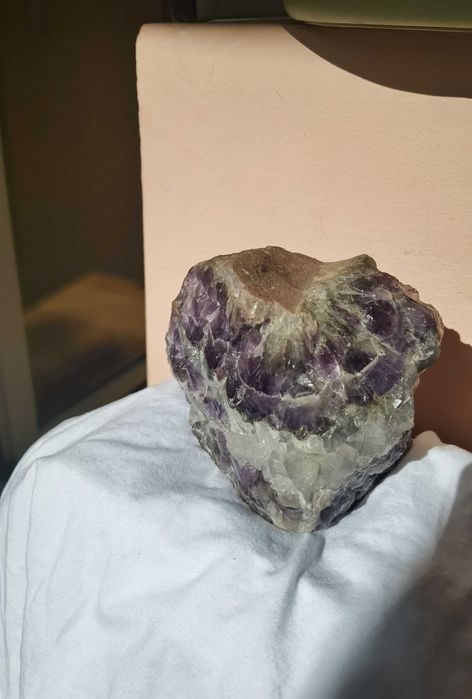 vand bucata de 860g  AMETIST ,TANZANIA  doar cash, predare personala